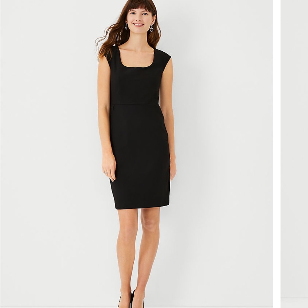 Ann Taylor The Scoop Neck Dress in Bi-Stretch Black Size 2